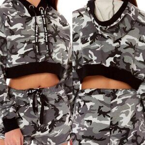 ⭐️ NEW LF EMMA & SAM Gray Camo Crop Top Hoodie Medium